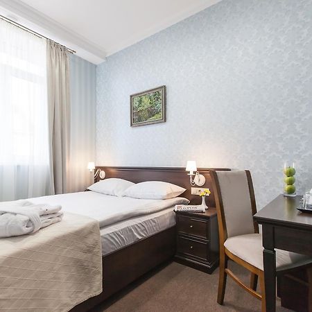 West Park Hotel Sofiivska Borshchahivka Exteriör bild