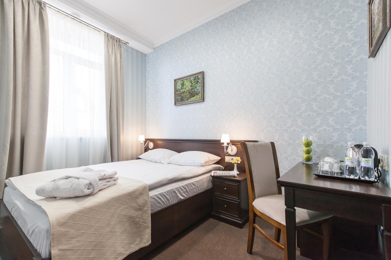 West Park Hotel Sofiivska Borshchahivka Exteriör bild