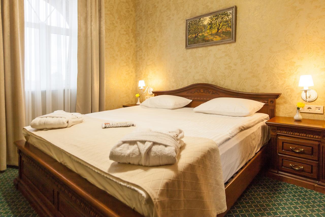 West Park Hotel Sofiivska Borshchahivka Exteriör bild