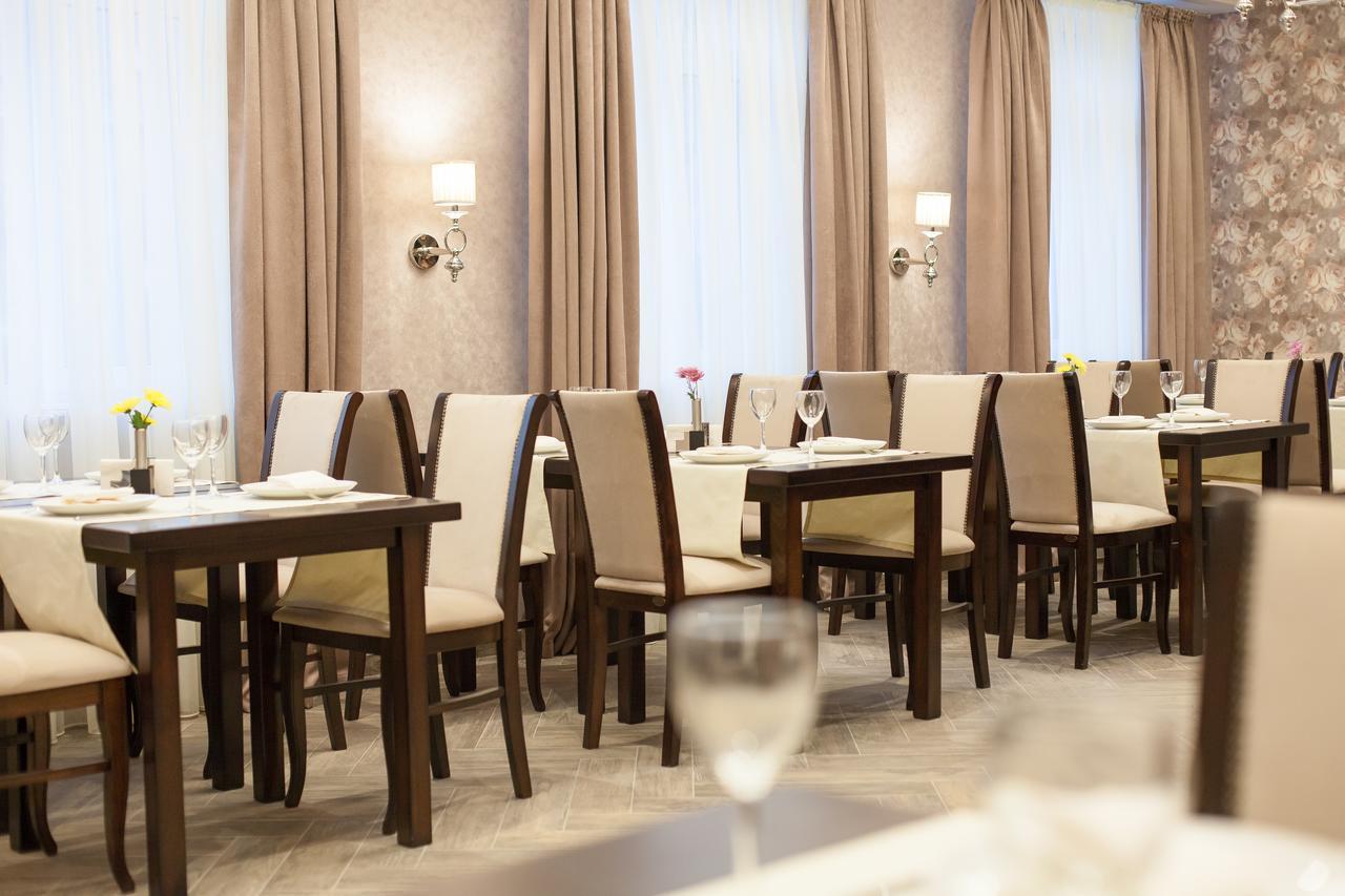 West Park Hotel Sofiivska Borshchahivka Exteriör bild