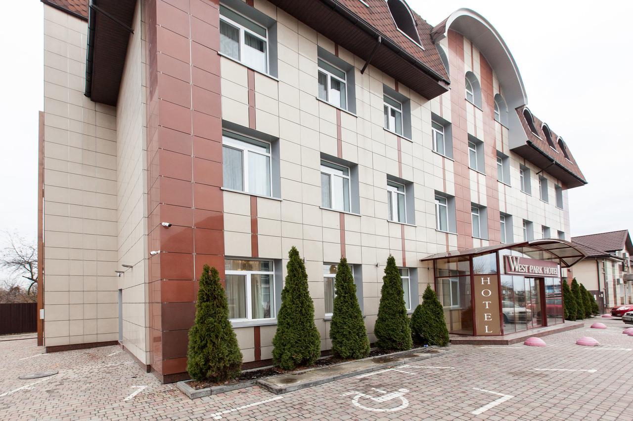 West Park Hotel Sofiivska Borshchahivka Exteriör bild
