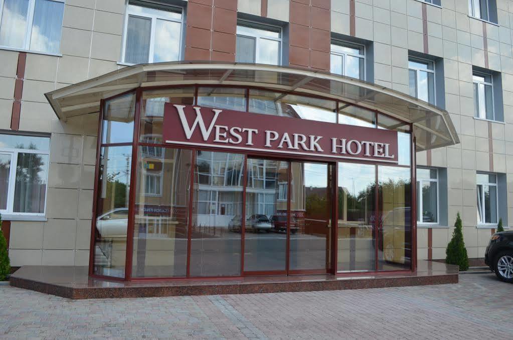 West Park Hotel Sofiivska Borshchahivka Exteriör bild